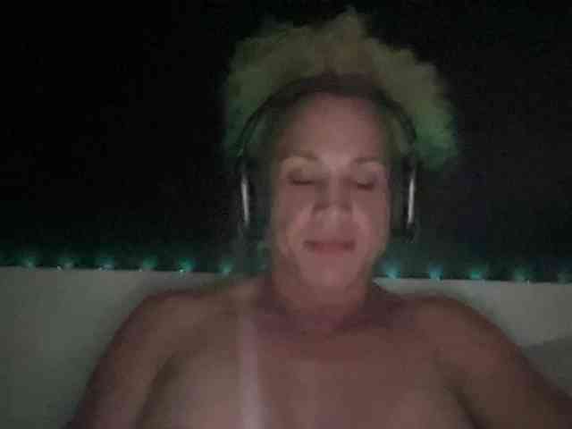 Latinasexy4 webcam
