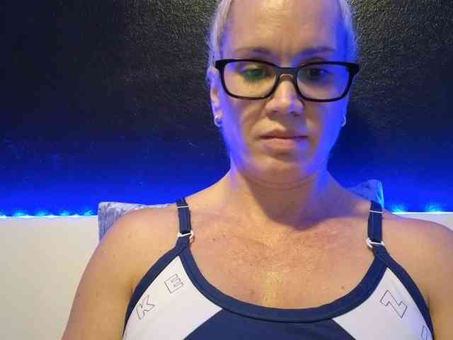 Latinasexy4 webcam
