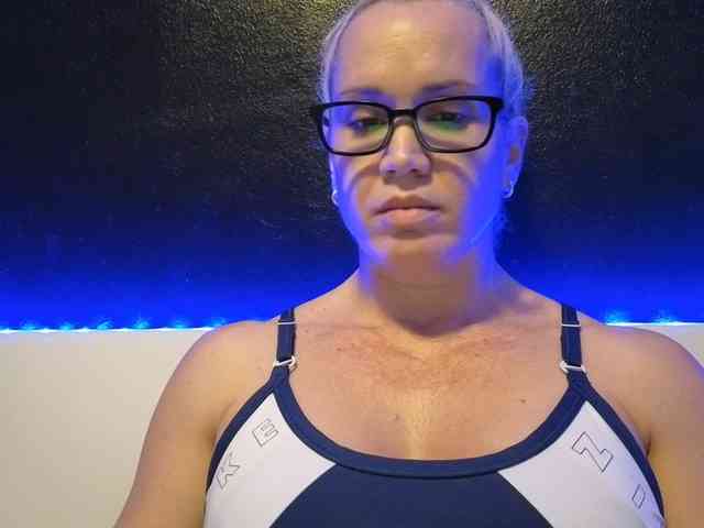 Latinasexy4 webcam