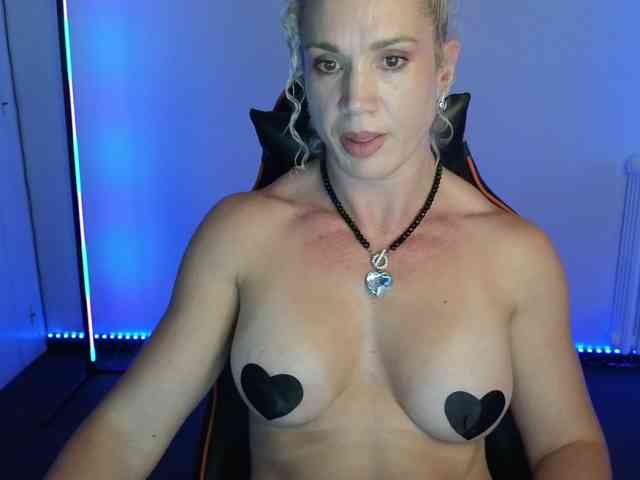Latinasexy4 webcam