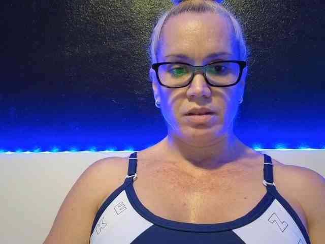 Latinasexy4 webcam