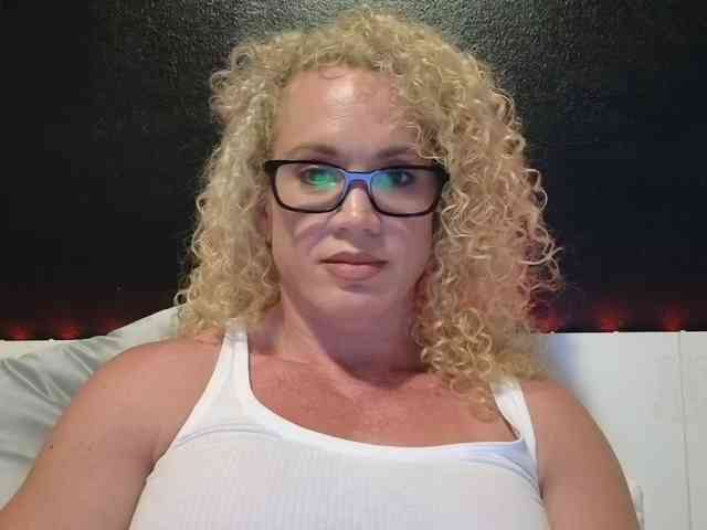 Latinasexy4 webcam