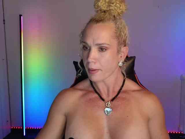 Latinasexy4 webcam