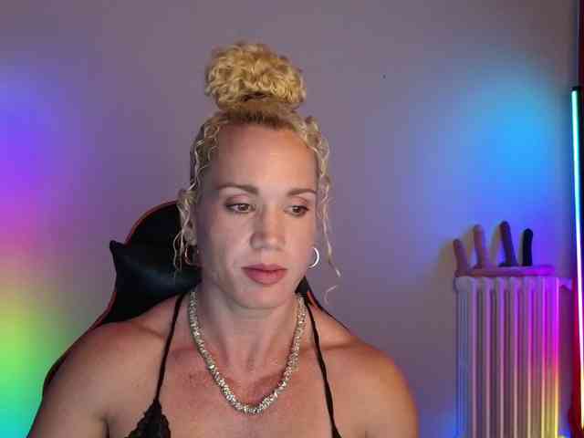 Latinasexy4 webcam