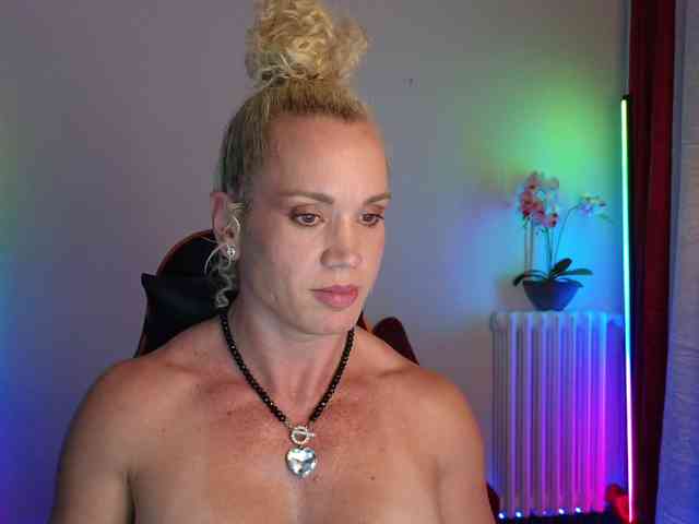 Latinasexy4 webcam