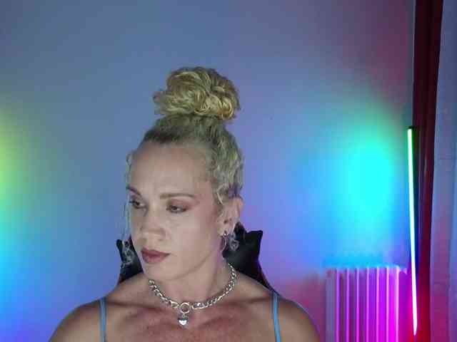 Latinasexy4 webcam