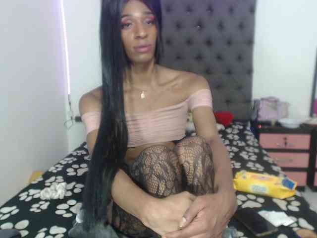 lucianadolll Live Webcam on BongaCams