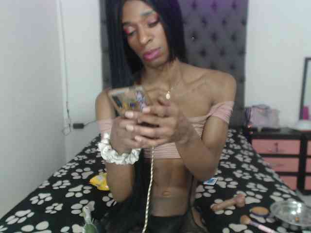 lucianadolll Live Webcam on BongaCams