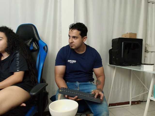 couplee-horny's BongaCams show and profile