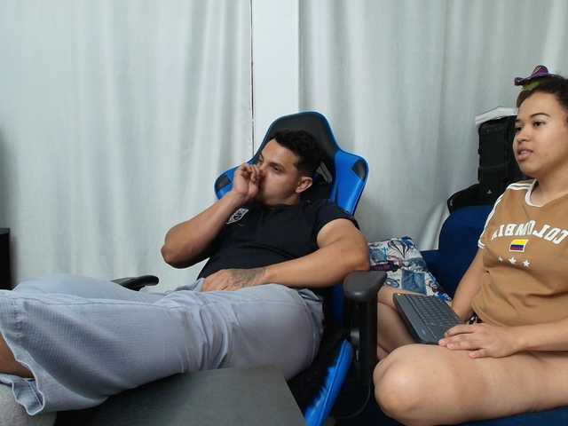 couplee-horny's BongaCams show and profile