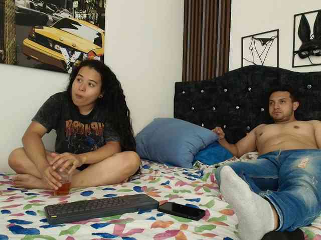 couplee-horny Live Webcam on BongaCams