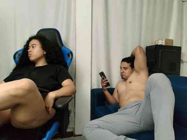 couplee-horny Live Webcam on BongaCams