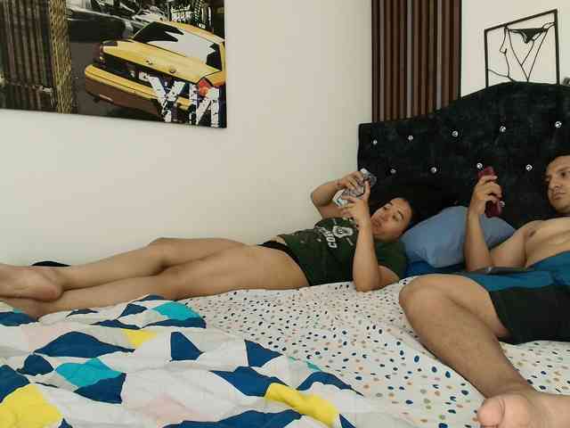 couplee-horny Live Webcam on BongaCams