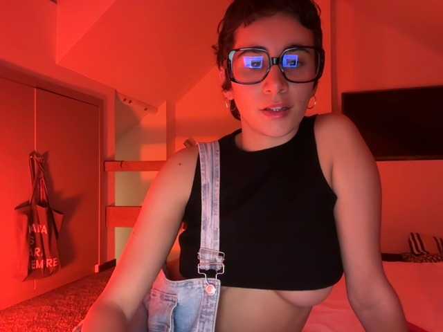 AntoniaDilune's BongaCams show and profile