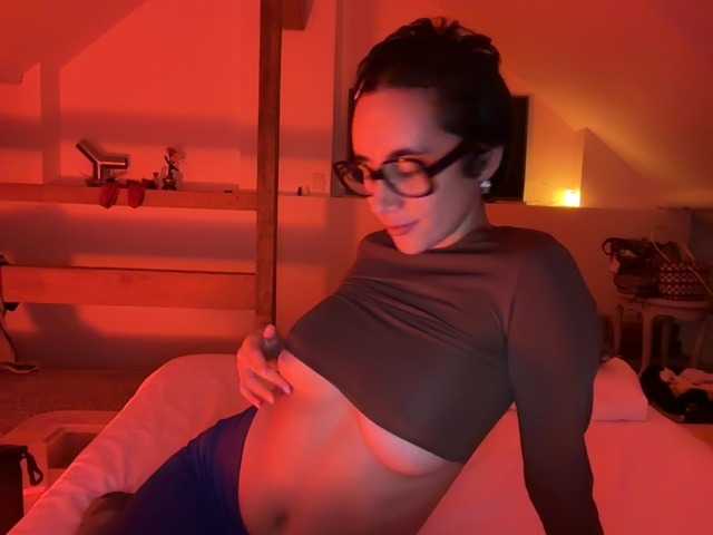 AntoniaDilune's BongaCams show and profile