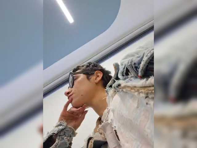 AntoniaDilune's BongaCams show and profile