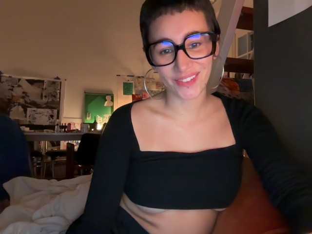 AntoniaDilune's BongaCams show and profile