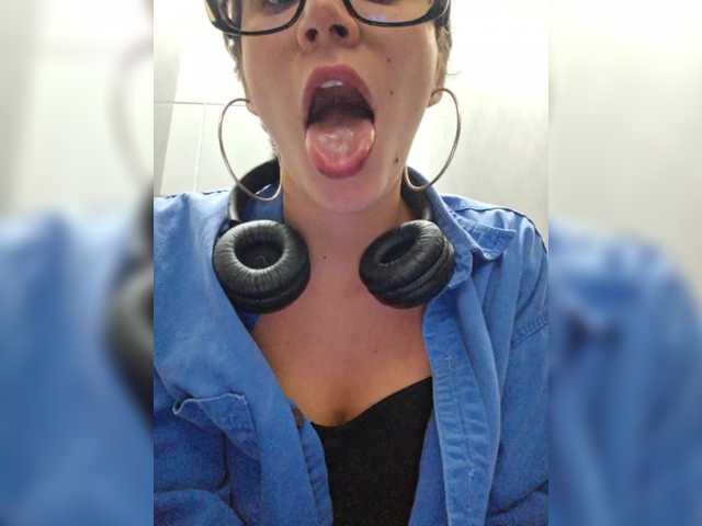 AntoniaDilune's BongaCams show and profile