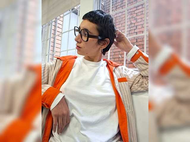 AntoniaDilune's BongaCams show and profile