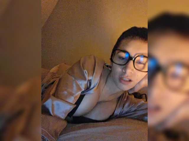 AntoniaDilune's BongaCams show and profile