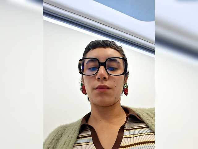 AntoniaDilune's BongaCams show and profile