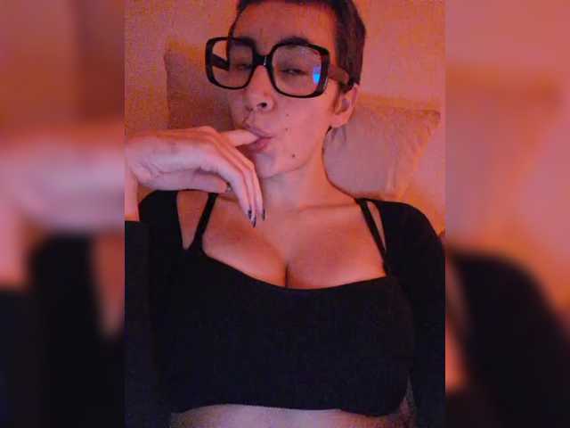 AntoniaDilune's BongaCams show and profile