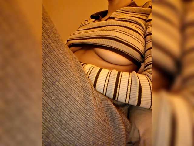 AntoniaDilune's BongaCams show and profile