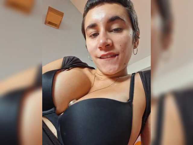 AntoniaDilune's BongaCams show and profile