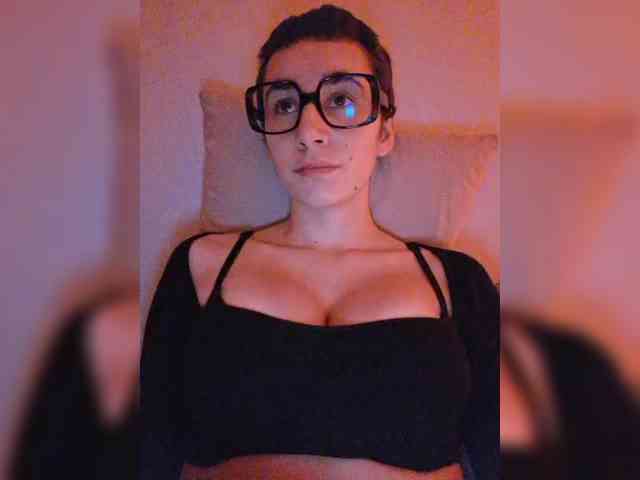 AntoniaDilune webcam