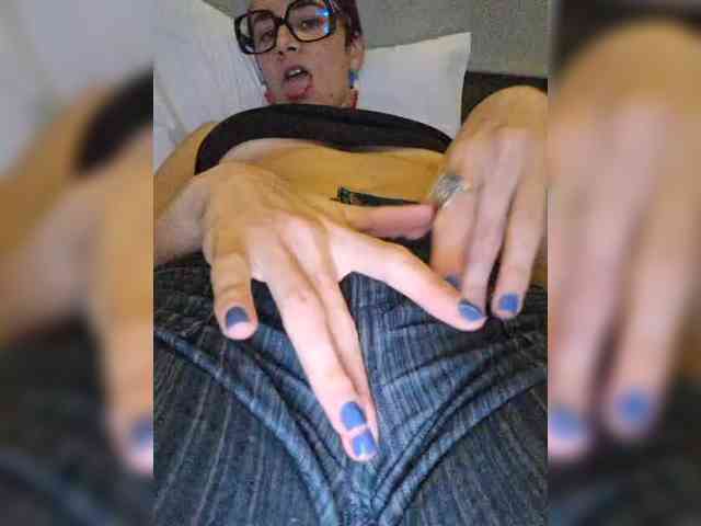 AntoniaDilune webcam