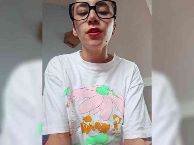 AntoniaDilune webcam