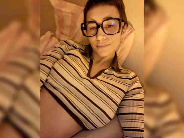 AntoniaDilune webcam