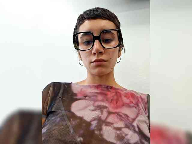 AntoniaDilune webcam