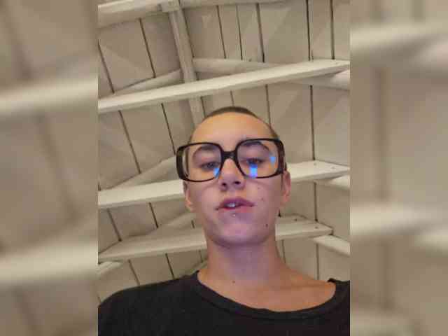AntoniaDilune webcam