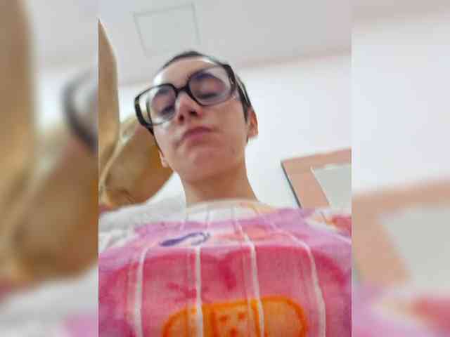 AntoniaDilune webcam