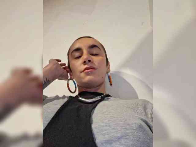 AntoniaDilune webcam