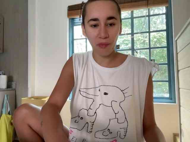 AntoniaDilune webcam