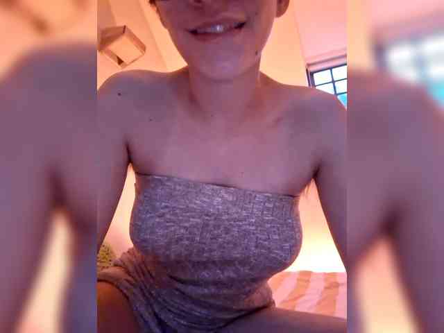 AntoniaDilune webcam