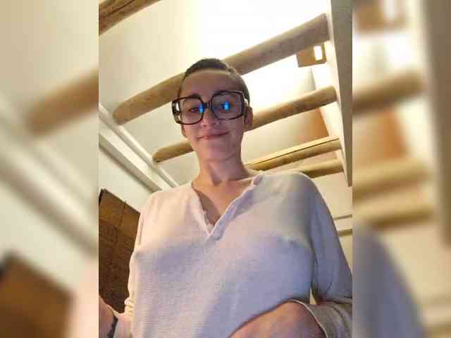 AntoniaDilune webcam
