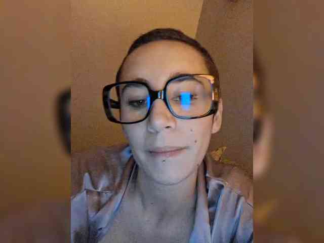 AntoniaDilune webcam