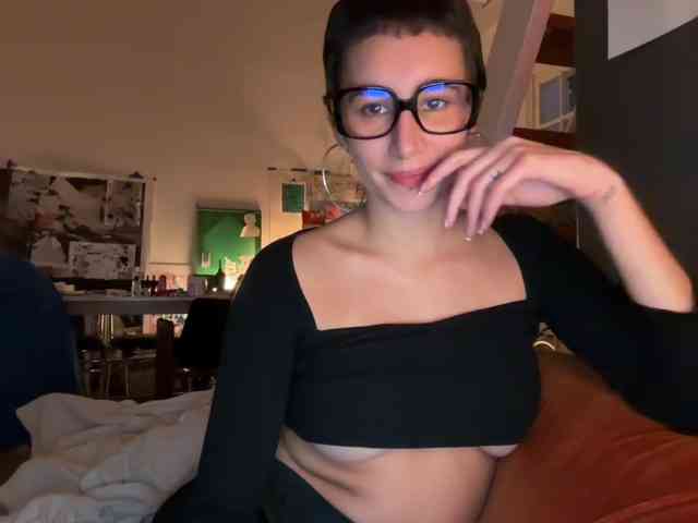 AntoniaDilune webcam