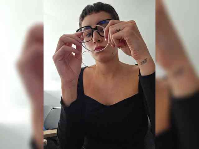 AntoniaDilune webcam