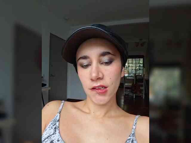AntoniaDilune webcam