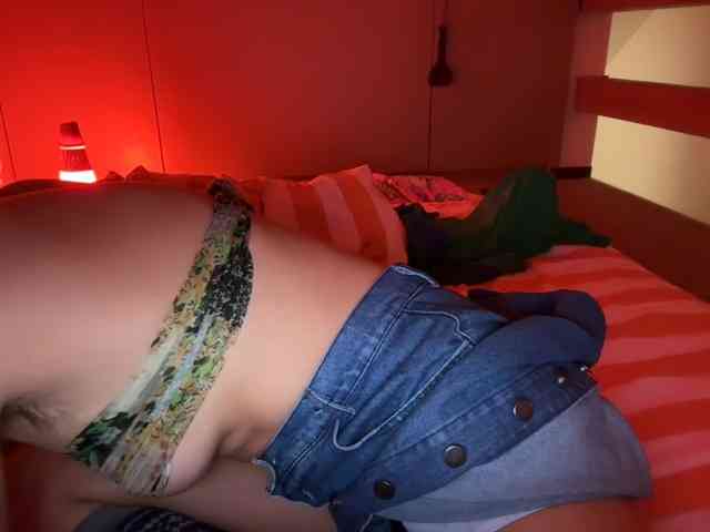 AntoniaDilune webcam