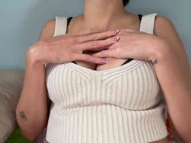 AntoniaDilune webcam