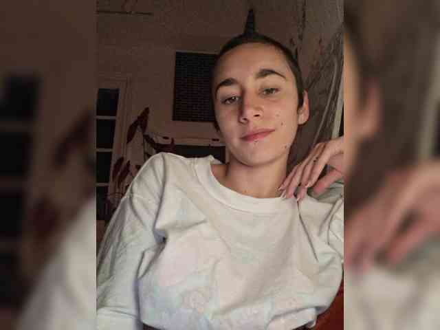 AntoniaDilune webcam
