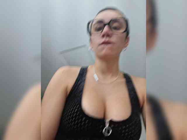 AntoniaDilune webcam