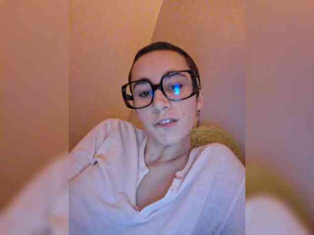 AntoniaDilune webcam