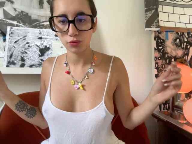 AntoniaDilune webcam