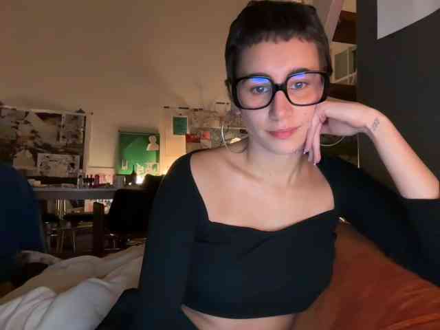 AntoniaDilune webcam